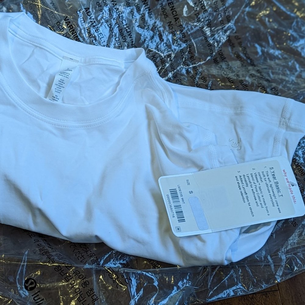 Lululemon White 5 Year Basic T Size S